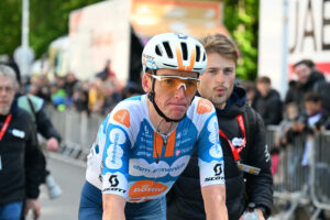 Romain Bardet leader de dsm-firmenich PostNL sur le Giro 2024