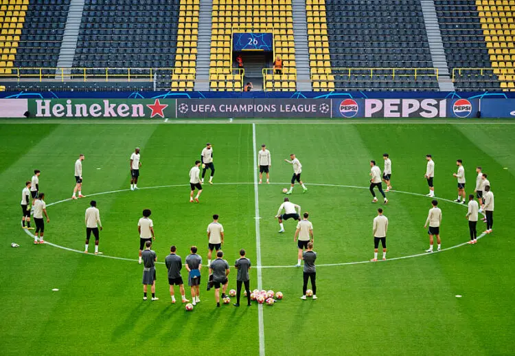 Dortmund and Paris Saint-Germain. L'équipe du PSG - Photo by Icon Sport