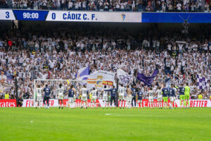 Champion d’Espagne, le Real Madrid célèbre avec un Ancelotti euphorique (vidéo) !