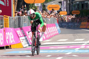 Giro 2024 : Filippo Ganna remporte la 14e étape !