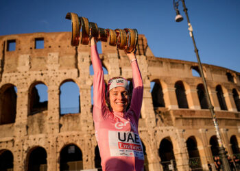 Pogacar Tadej (Team Uae Emirates) pink jersey, winner of 107th Giro d’Italia, tour of Italy cycling race, pose in front of Closseum in Rome with Trofeo Senza Fine, Sunday, May 26, 2024. Sport - cycling . (Photo by Marco Alpozzi/Lapresse)   - Photo by Icon Sport