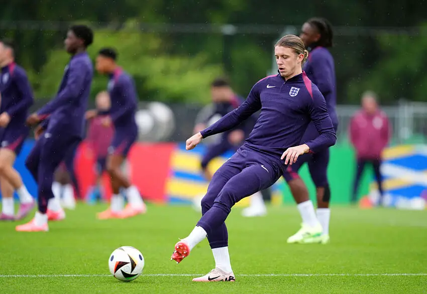 Chelsea a trouvé un gros poisson pour récupérer Conor Gallagher