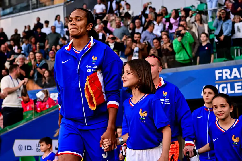 Les compos officielles de France - Suède (F)