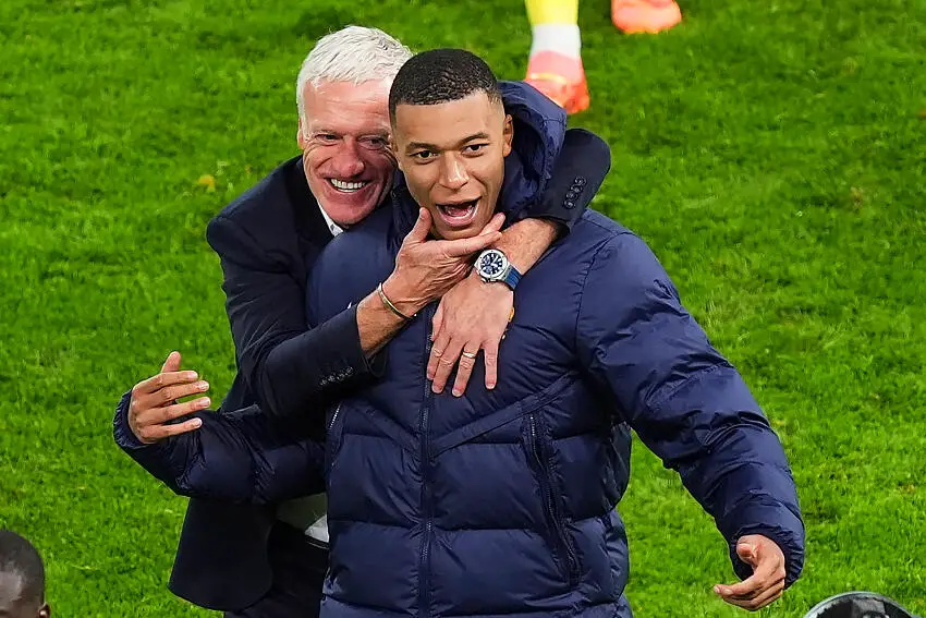 Qui a osé critiquer Mbappé ? Deschamps sort la sulfateuse !