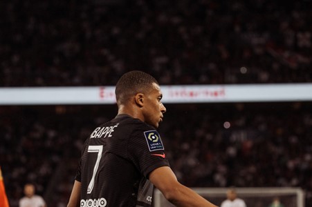 3 joueurs pistés par le PSG pour remplacer Kylian Mbappé