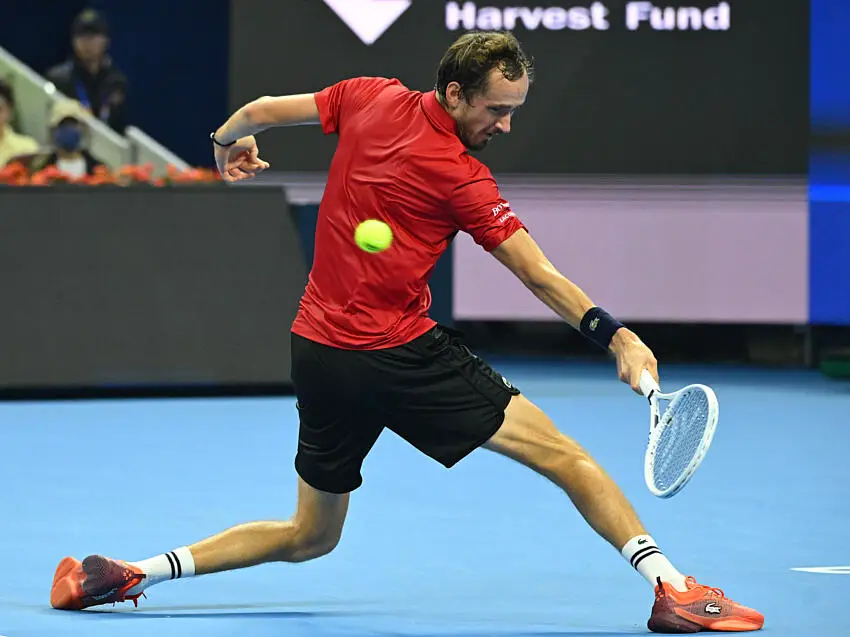Master 1000 de Shanghai Medvedev surpasse Tsitsipas ! Sport.fr