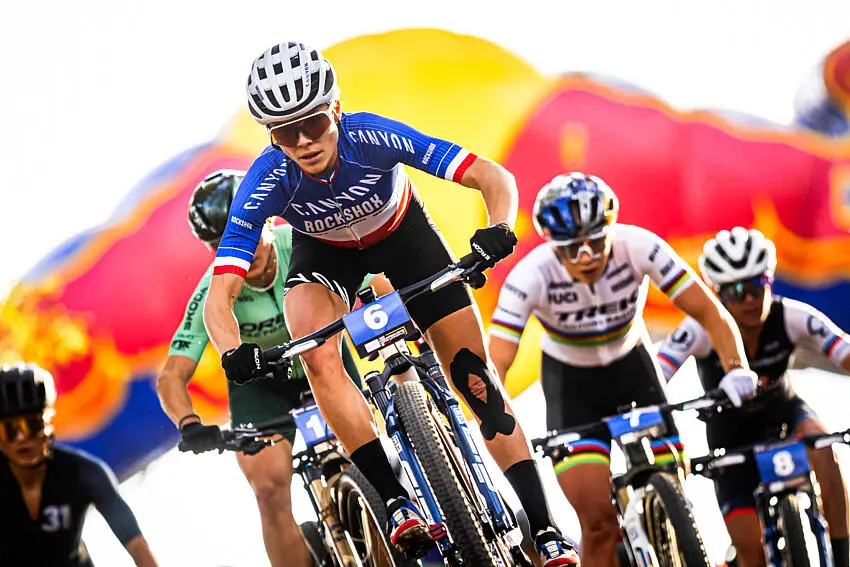 Loana Lecomte triomphe à Mont-Sainte-Anne pour conclure 2024 thumbnail