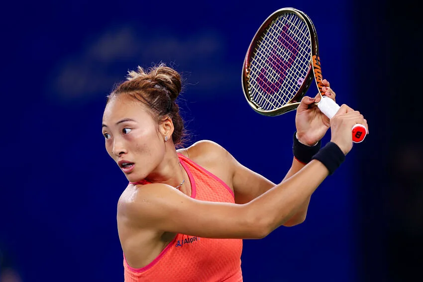 Qinwen Zheng contrainte à une pause après une opération du coude thumbnail