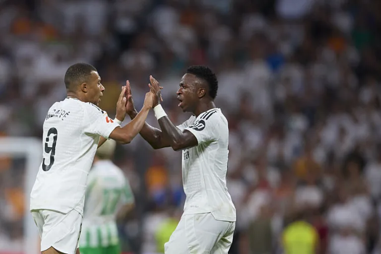 Kylian Mbappé et Vinicius Jr lors de Real Madrid / Real Betis