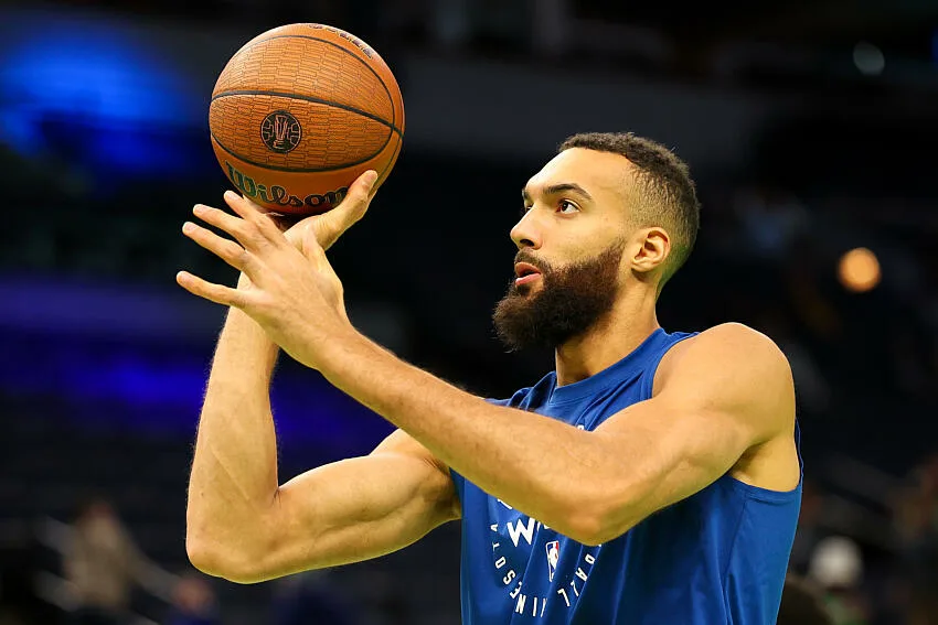Rudy Gobert en feu : record égalé et espoirs relancés pour les Wolves ! thumbnail