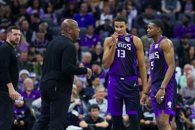 Mike Brown avec les Sacramento Kings