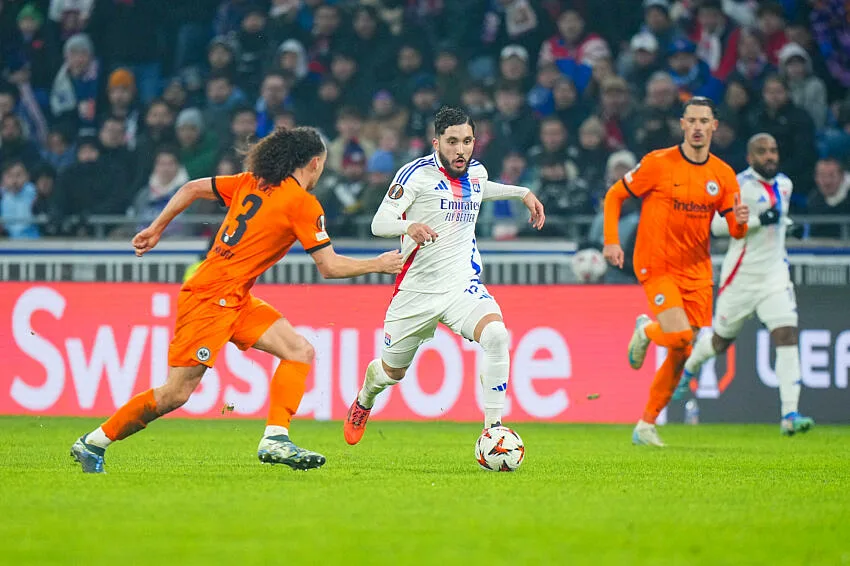 Rayan Cherki avec l'OL