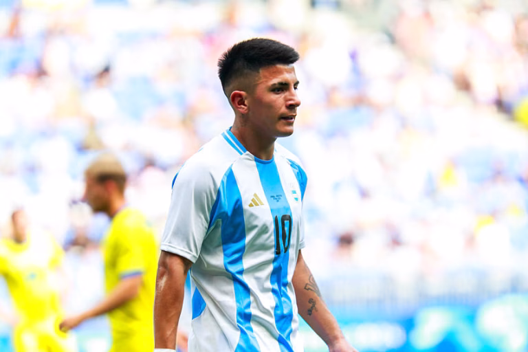 Thiago Almada avec l'Argentine aux JO 2024