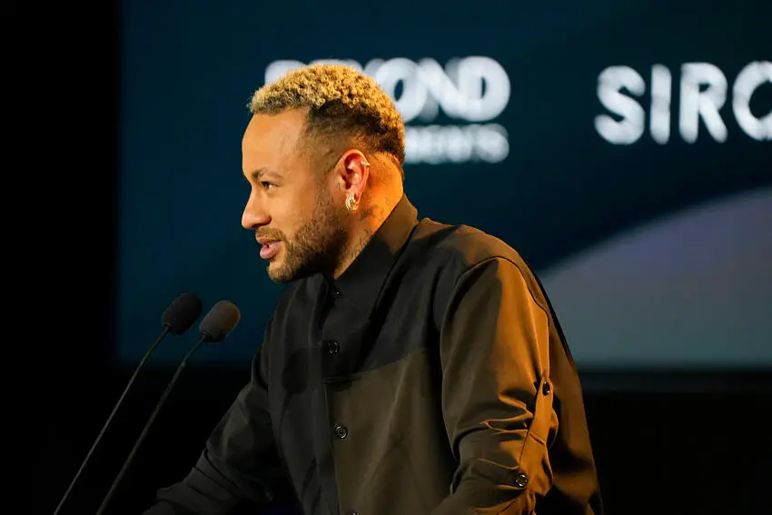 Neymar décline son retour avec le Brésil ! thumbnail