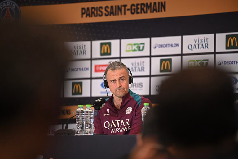 Luis Enrique en conf avec le PSG -