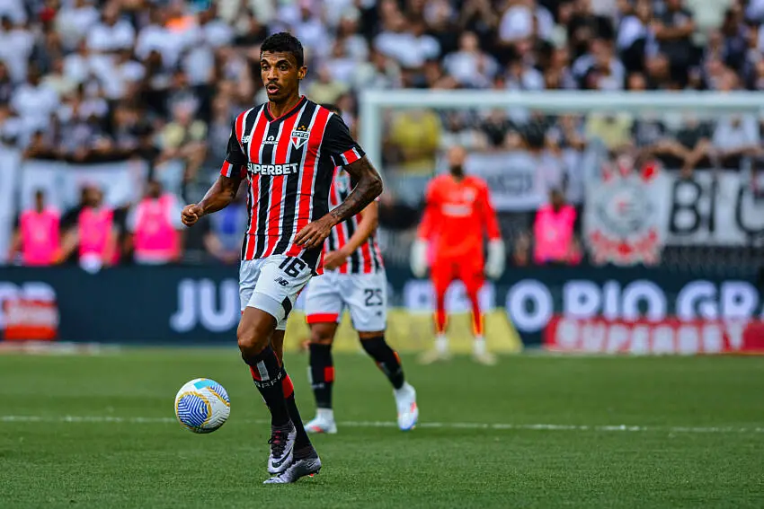 Luiz Gustavo avec le Sao Paulo FC