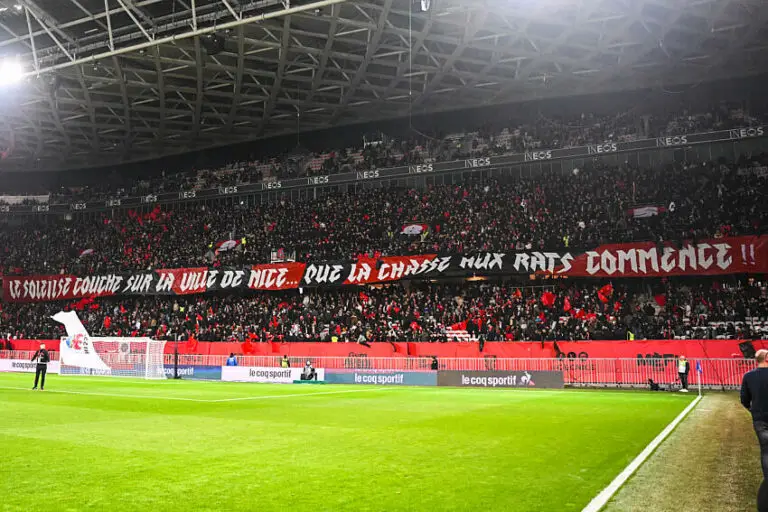 OGC Nice / OM, banderoles des supporteurs niçois