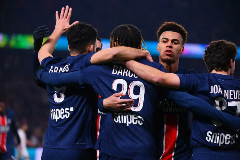 Bradley Barcola avec le PSG