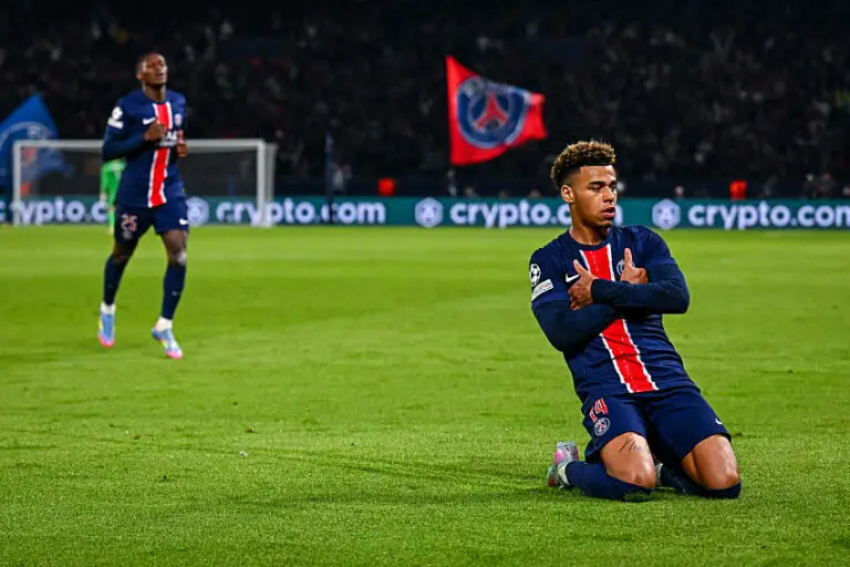 Desiré Doué avec le PSG