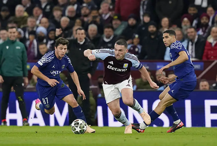 John McGinn avec Aston Villa face au PSG