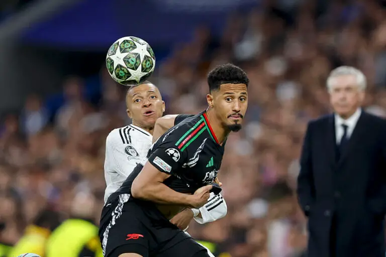 Mbappé et Saliba lors de Real Madrid / Arsenal