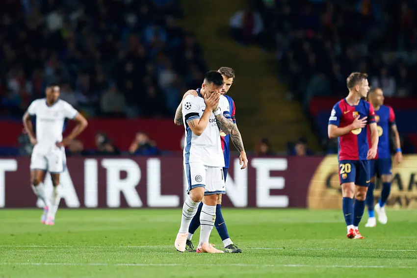 Lautaro Martinez sort blessé lors de Barça / Inter Milan