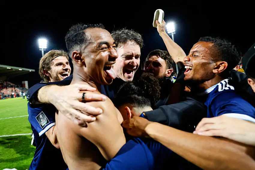Le Paris FC célèbre sa montée en Ligue 1