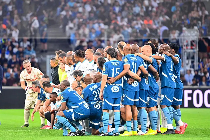Photo de groupe pour les 125 ans de l'OM