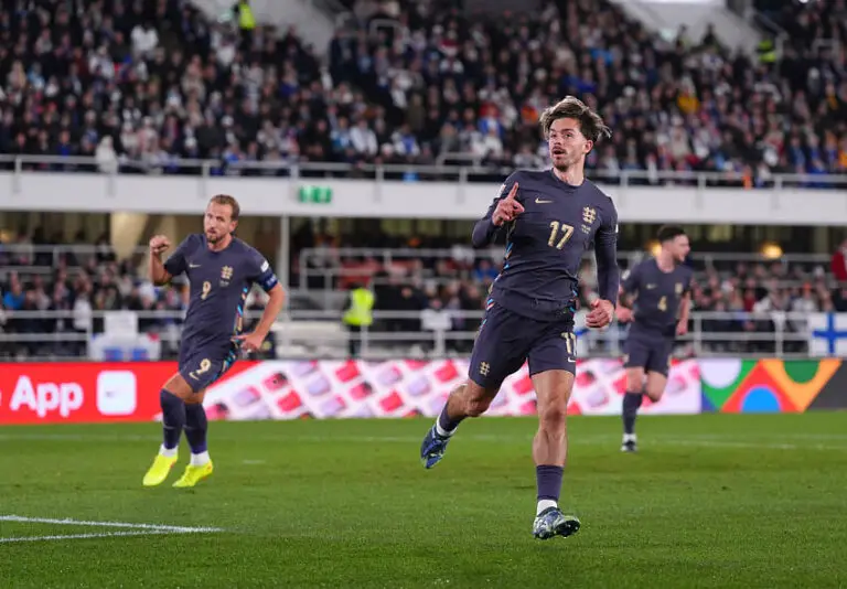 Jack Grealish avec l'Angleterre contre la Finlande