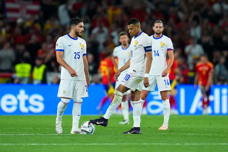 Cherki et Mbappé avec les Bleus