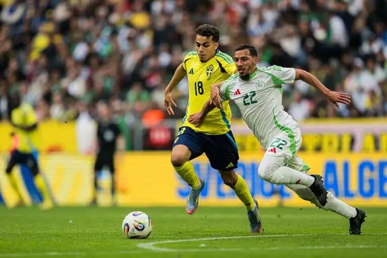 Ismaël Bennacer avec l'Algérie face à la Suède