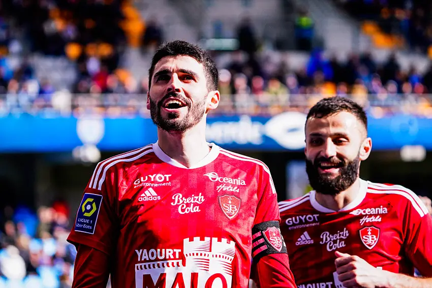 Pierre Lees-Melou avec le Stade Brestois contre Troyes