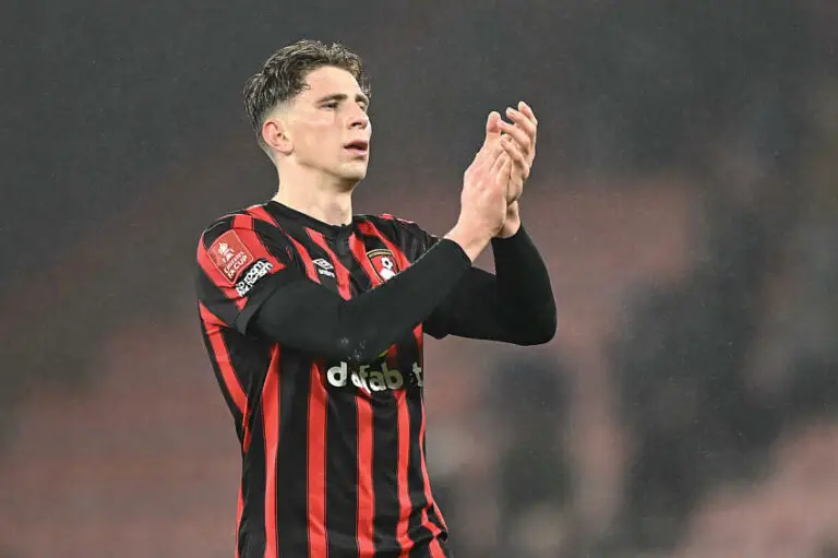 Illia Zabarnyi avec Bournemouth