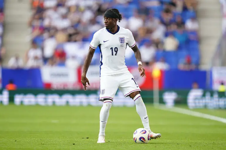 Noni Madueke avec l'Angleterre