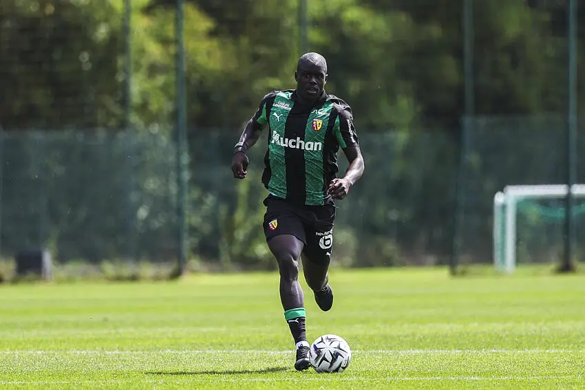 RC Lens : Le flou autour de la situation de Malang Sarr thumbnail