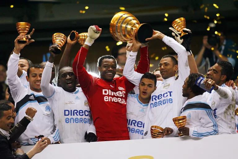 Mamadou Niang et les Marseillais en 2010 avec la Coupe de la Ligue