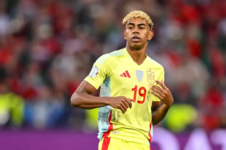 Lamine Yamal avec l'Espagne