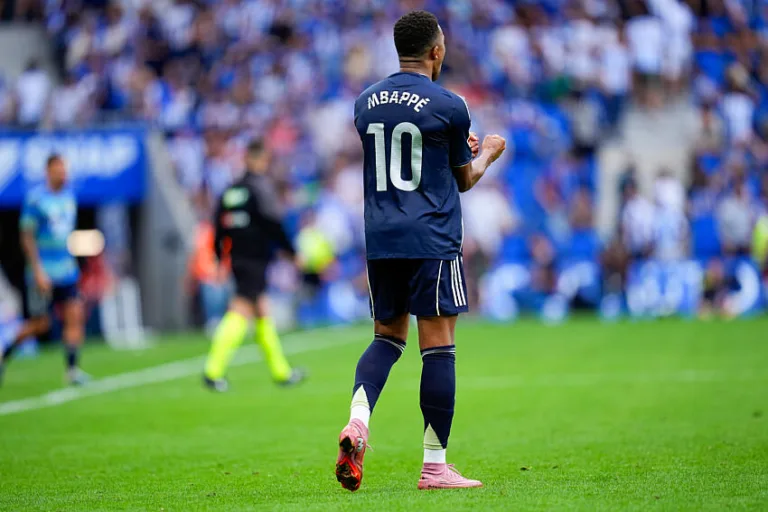 Kylian Mbappé avec le Real Madrid face à la Real Sociedad, à 3 jours du choc contre l'OM