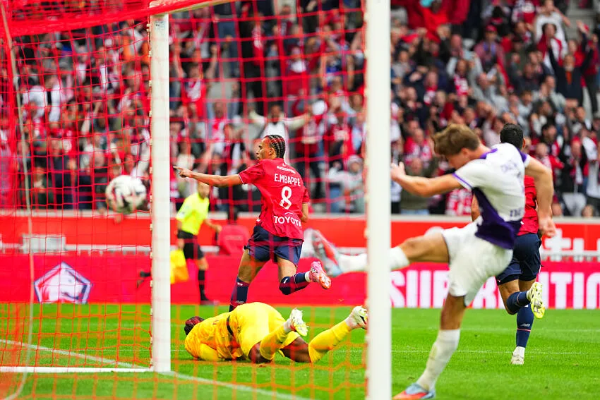 Ethan Mbappé avec le LOSC contre Toulouse