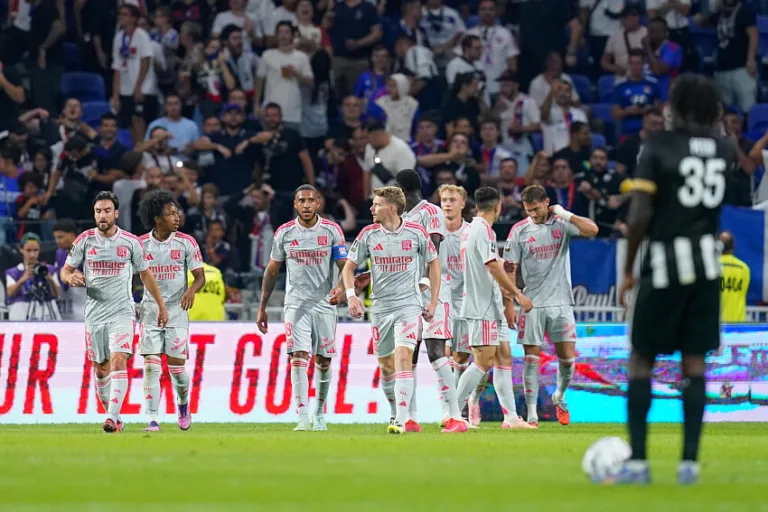 Tanner Tessmann avec l'OL