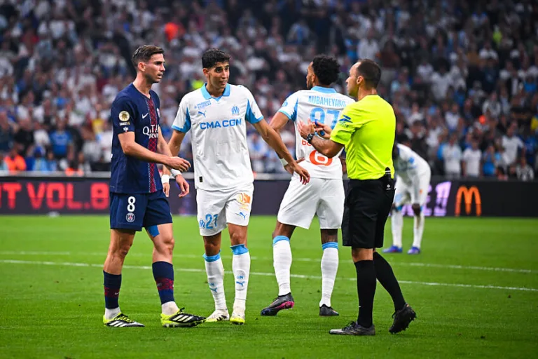 Nayef Aguerd et Fabian Ruiz avec l'OM