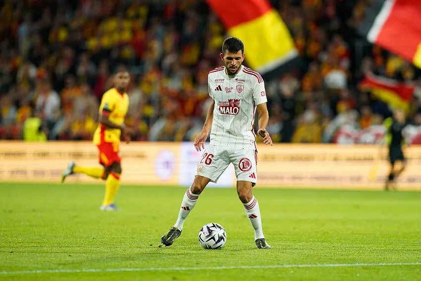 Le FC Lorient prêt à piocher chez Brest pour se renforcer