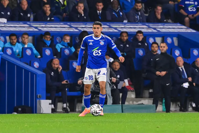 Kendry Paez avec le RC Strasbourg contre l'OM