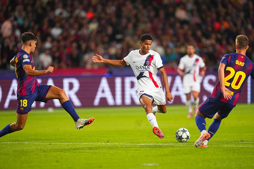 Senny Mayulu lors de Barça / PSG