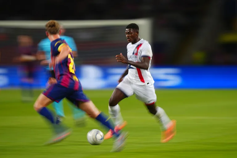 Nuno Mendes avec le PSG contre le Barça
