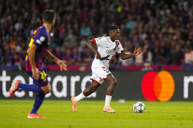 Nuno Mendes avec le PSG face au Barça