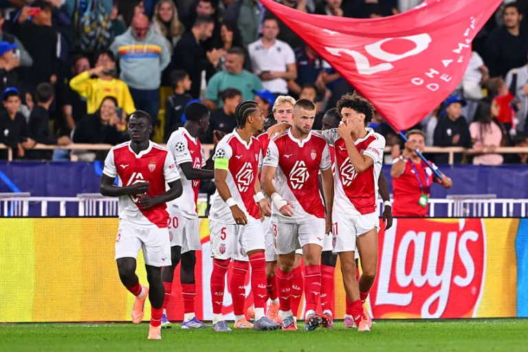 Eric Dier avec l'AS Monaco face à Manchester City