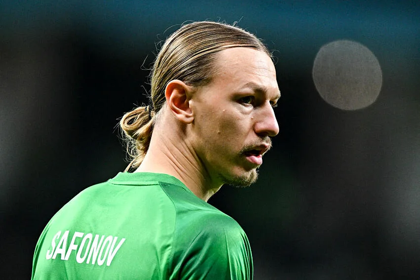 PSG : trois prétendants pour Safonov