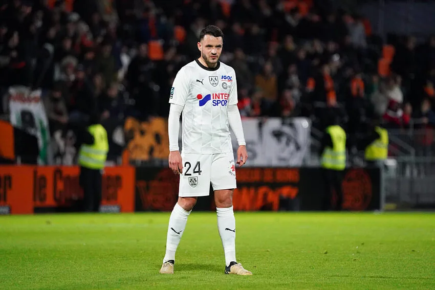 Avant d’affronter l’ASSE, Nancy signe un milieu (off.)