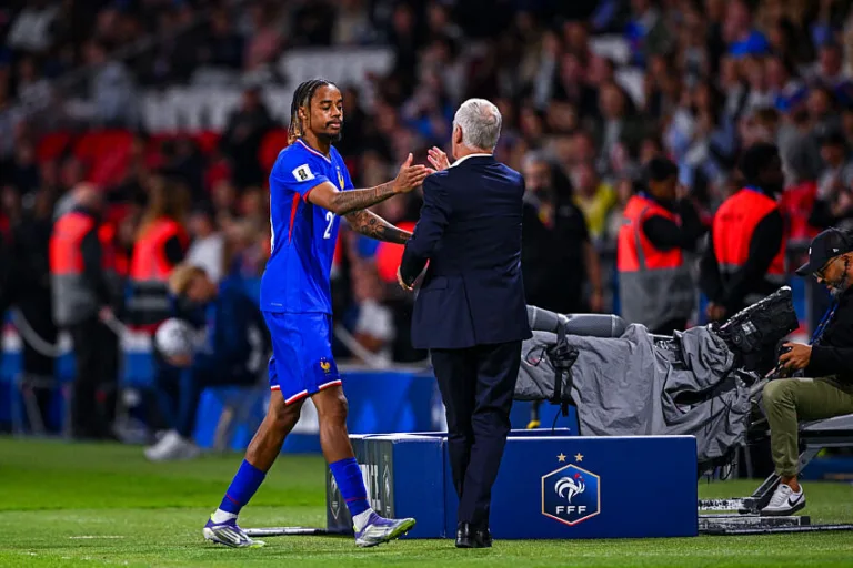 Deschamps et Barcola avec les Bleus, contre l'Islande